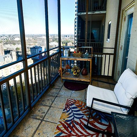 Modern Designed Dtwn Condo With A 99 Percent Walk Score Атланта Экстерьер фото
