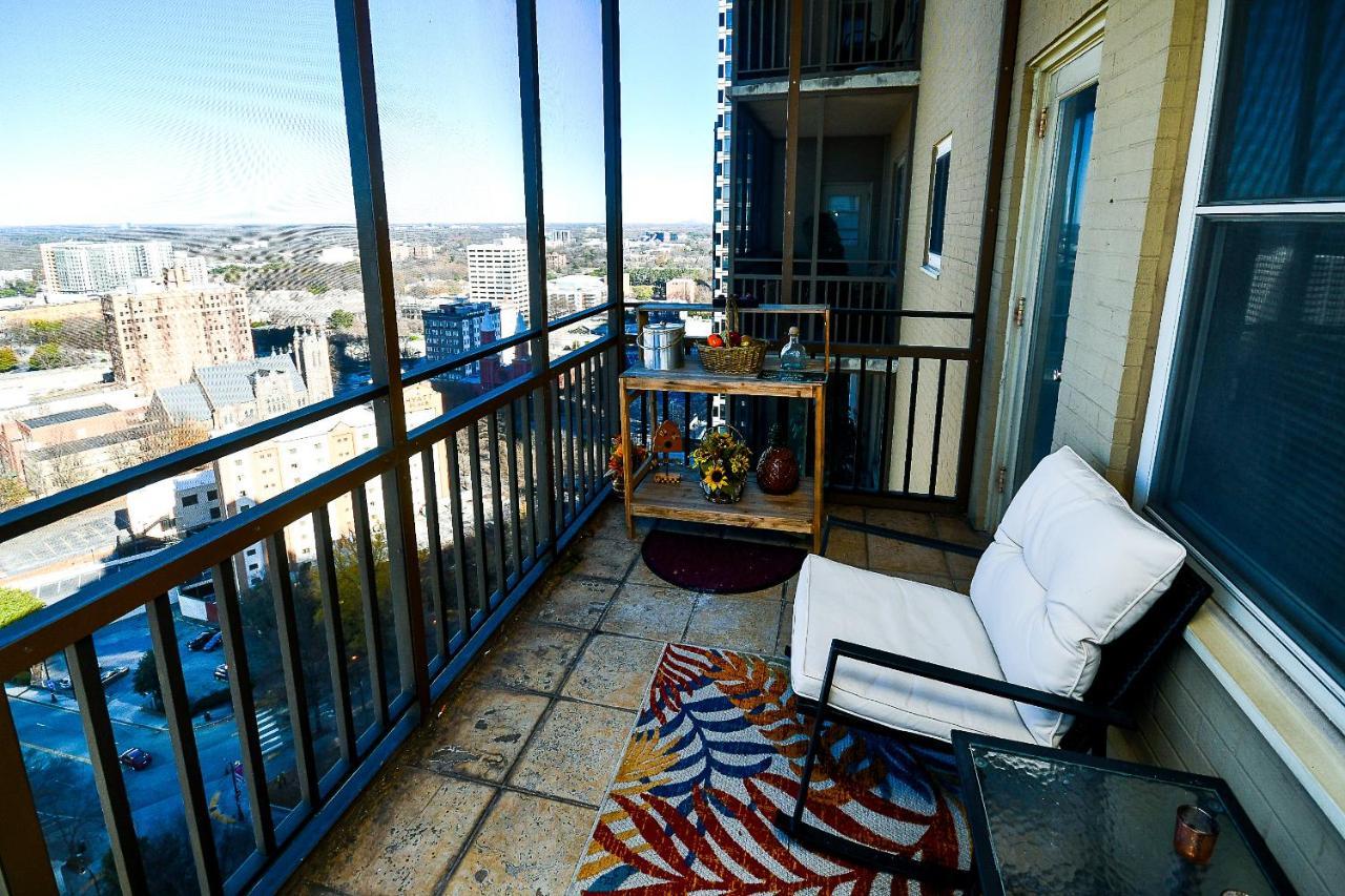 Modern Designed Dtwn Condo With A 99 Percent Walk Score Атланта Экстерьер фото