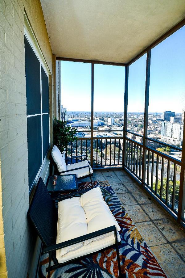 Modern Designed Dtwn Condo With A 99 Percent Walk Score Атланта Экстерьер фото